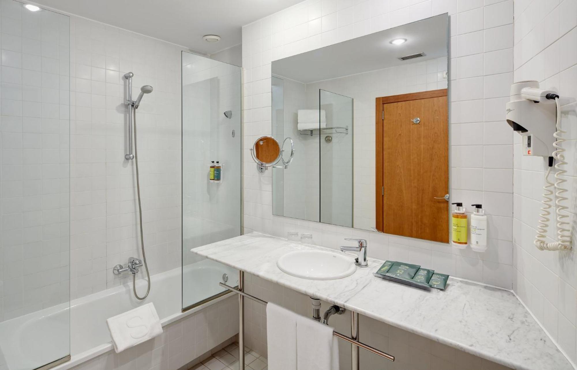 Hotel Sercotel Arrahona 3*